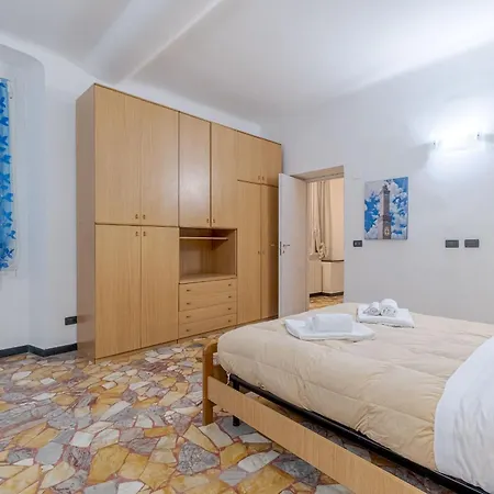 Apartment Porto Antico Functional & Roomy Flat *